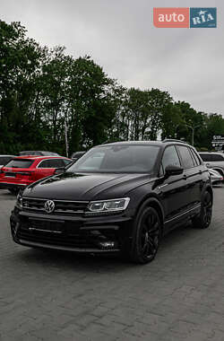 Внедорожник / Кроссовер Volkswagen Tiguan 2020 в 