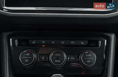 Внедорожник / Кроссовер Volkswagen Tiguan 2020 в 