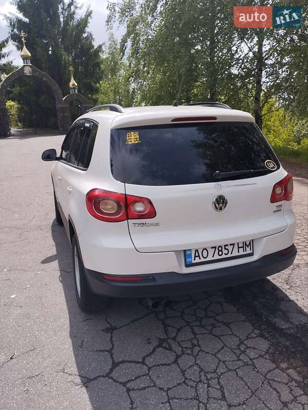 Позашляховик / Кросовер Volkswagen Tiguan 2011 в Тячеві