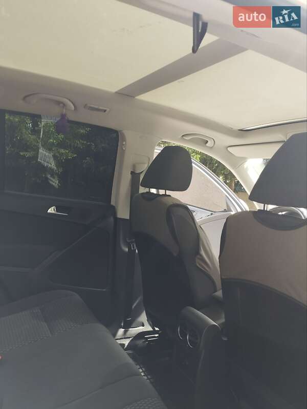 Позашляховик / Кросовер Volkswagen Tiguan 2011 в Тячеві