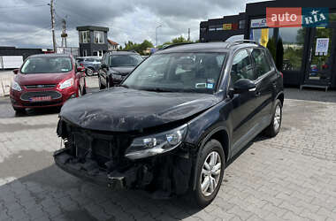 Позашляховик / Кросовер Volkswagen Tiguan 2016 в 