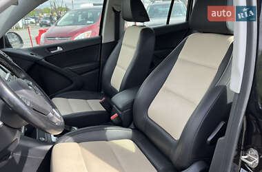 Позашляховик / Кросовер Volkswagen Tiguan 2016 в 
