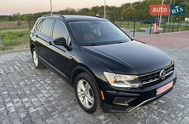 Внедорожник / Кроссовер Volkswagen Tiguan 2018 в 
