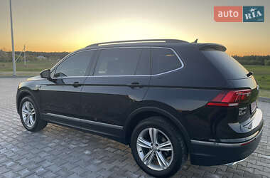 Внедорожник / Кроссовер Volkswagen Tiguan 2018 в 