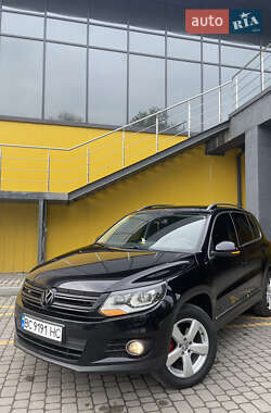 Позашляховик / Кросовер Volkswagen Tiguan 2011 в 