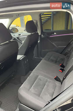 Позашляховик / Кросовер Volkswagen Tiguan 2011 в 