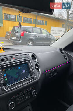Позашляховик / Кросовер Volkswagen Tiguan 2011 в 