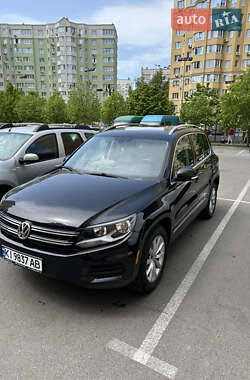 Внедорожник / Кроссовер Volkswagen Tiguan 2016 в Киеве