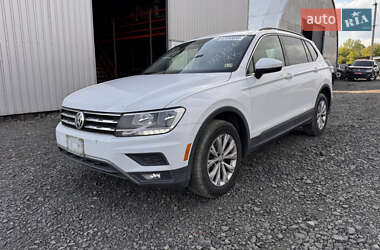 Внедорожник / Кроссовер Volkswagen Tiguan 2017 в Луцке