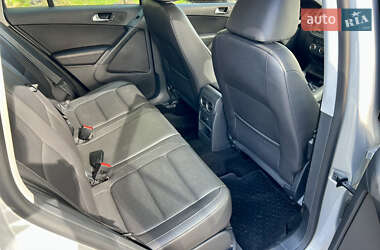 Внедорожник / Кроссовер Volkswagen Tiguan 2015 в 
