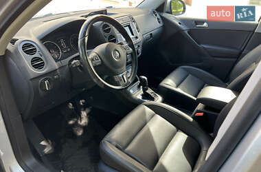 Внедорожник / Кроссовер Volkswagen Tiguan 2015 в 