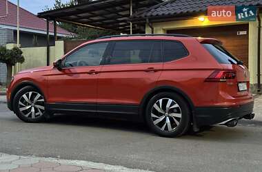 Позашляховик / Кросовер Volkswagen Tiguan 2017 в Одесі