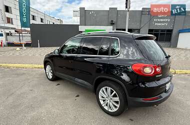 Внедорожник / Кроссовер Volkswagen Tiguan 2011 в Киеве