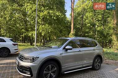 Внедорожник / Кроссовер Volkswagen Tiguan 2020 в 