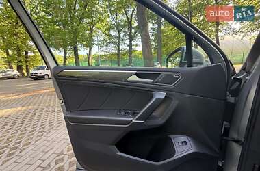 Внедорожник / Кроссовер Volkswagen Tiguan 2020 в 