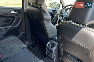 Внедорожник / Кроссовер Volkswagen Tiguan 2017 в 