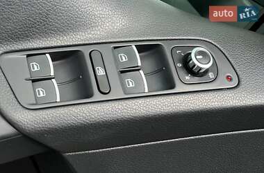 Позашляховик / Кросовер Volkswagen Tiguan 2013 в 