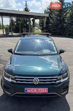 Позашляховик / Кросовер Volkswagen Tiguan 2017 в 