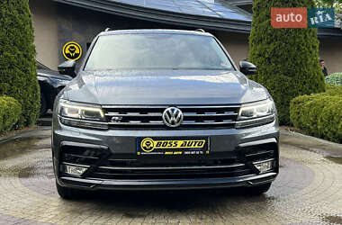 Внедорожник / Кроссовер Volkswagen Tiguan 2017 в 