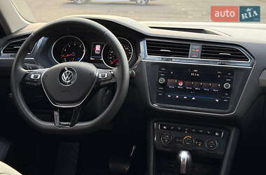 Позашляховик / Кросовер Volkswagen Tiguan 2019 в 