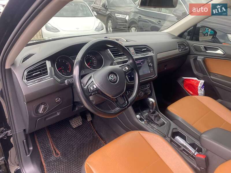 Внедорожник / Кроссовер Volkswagen Tiguan 2017 в Львове