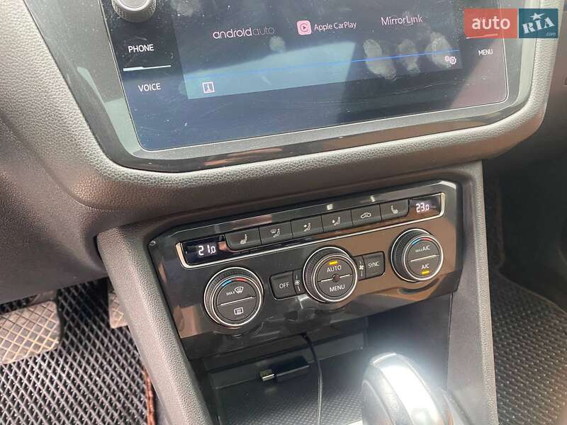 Внедорожник / Кроссовер Volkswagen Tiguan 2017 в Львове