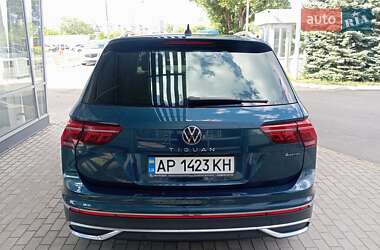 Внедорожник / Кроссовер Volkswagen Tiguan 2021 в 