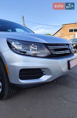 Позашляховик / Кросовер Volkswagen Tiguan 2017 в 