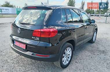 Внедорожник / Кроссовер Volkswagen Tiguan 2012 в 