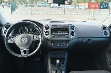 Внедорожник / Кроссовер Volkswagen Tiguan 2012 в 