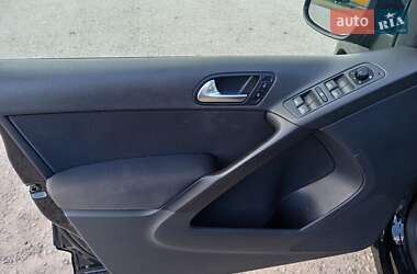 Внедорожник / Кроссовер Volkswagen Tiguan 2012 в 