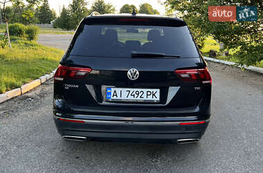 Внедорожник / Кроссовер Volkswagen Tiguan 2018 в 
