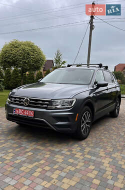 Внедорожник / Кроссовер Volkswagen Tiguan 2019 в 