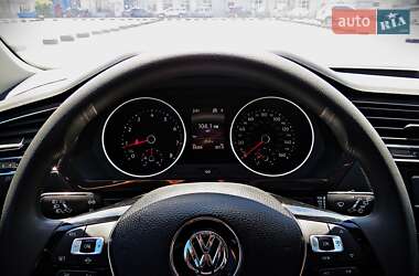 Позашляховик / Кросовер Volkswagen Tiguan 2019 в 