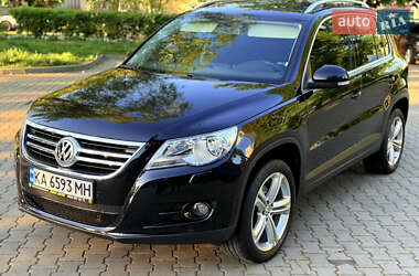 Внедорожник / Кроссовер Volkswagen Tiguan 2010 в Черновцах