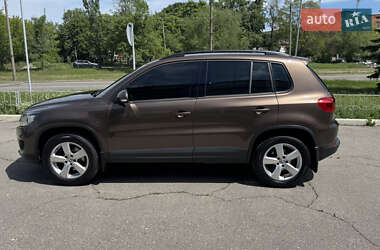 Внедорожник / Кроссовер Volkswagen Tiguan 2011 в 