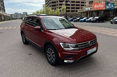 Внедорожник / Кроссовер Volkswagen Tiguan 2019 в 