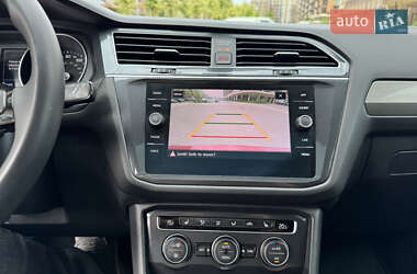 Внедорожник / Кроссовер Volkswagen Tiguan 2019 в 