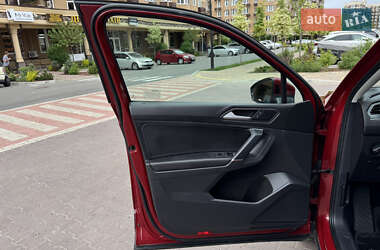 Внедорожник / Кроссовер Volkswagen Tiguan 2019 в 