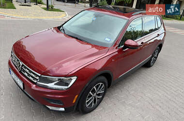 Внедорожник / Кроссовер Volkswagen Tiguan 2019 в 