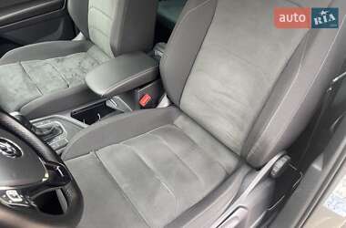 Позашляховик / Кросовер Volkswagen Tiguan 2020 в 