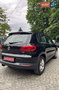 Внедорожник / Кроссовер Volkswagen Tiguan 2016 в 