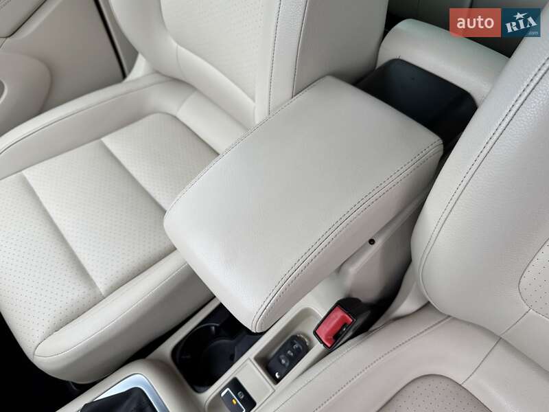 Позашляховик / Кросовер Volkswagen Tiguan 2016 в Луцьку