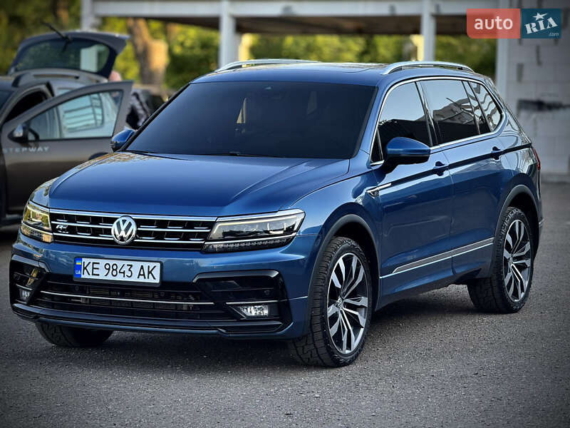 Внедорожник / Кроссовер Volkswagen Tiguan 2018 в 