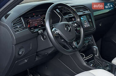 Внедорожник / Кроссовер Volkswagen Tiguan 2018 в 