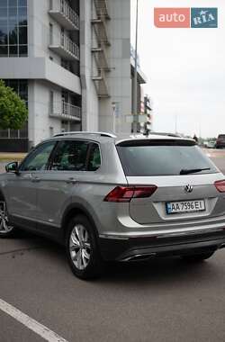 Внедорожник / Кроссовер Volkswagen Tiguan 2019 в 