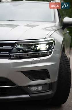 Внедорожник / Кроссовер Volkswagen Tiguan 2019 в 