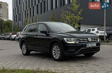 Позашляховик / Кросовер Volkswagen Tiguan 2021 в Рівному
