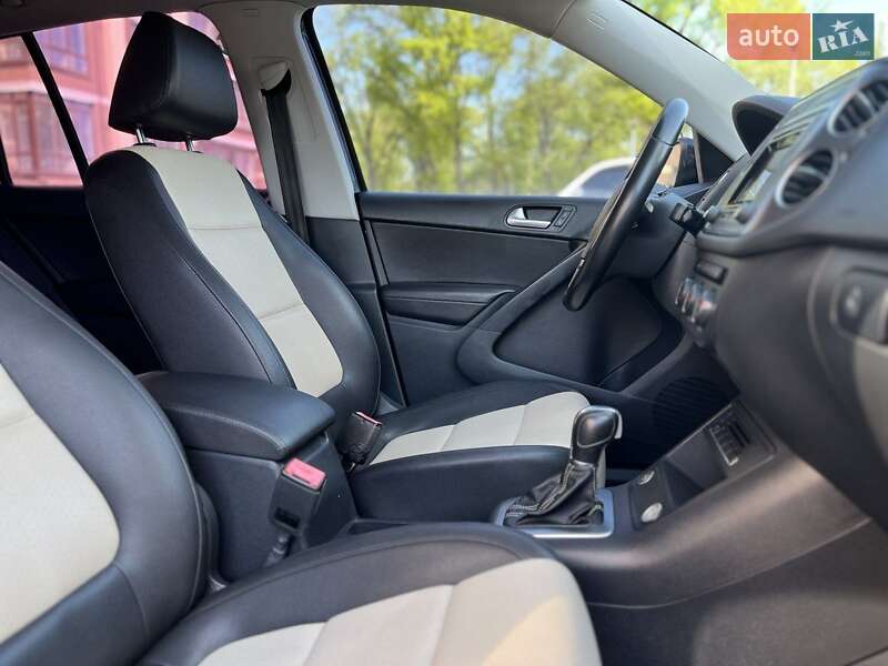 Позашляховик / Кросовер Volkswagen Tiguan 2015 в Чернігові