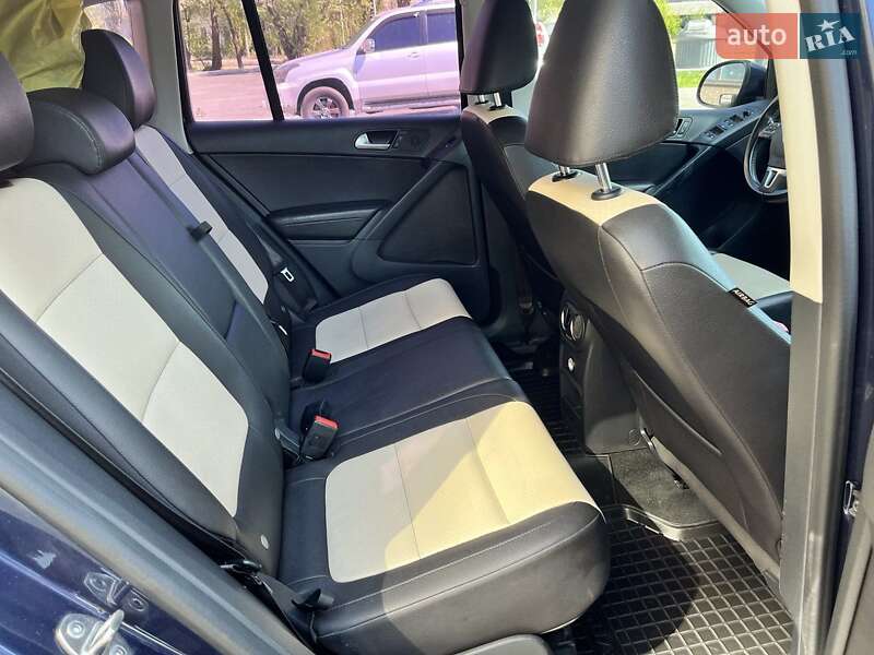 Позашляховик / Кросовер Volkswagen Tiguan 2015 в Чернігові